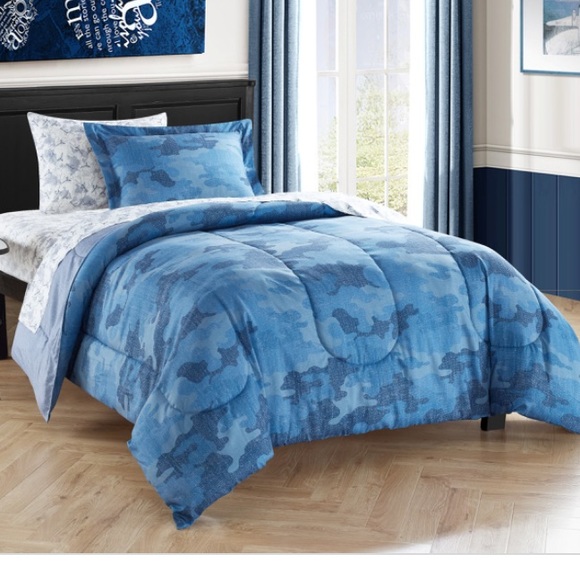 camo comforter